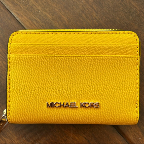 Michael Kors Jet Set Travel Extra-Small Logo Top-Zip Tote Bag & Wallet - Picture 3 of 5